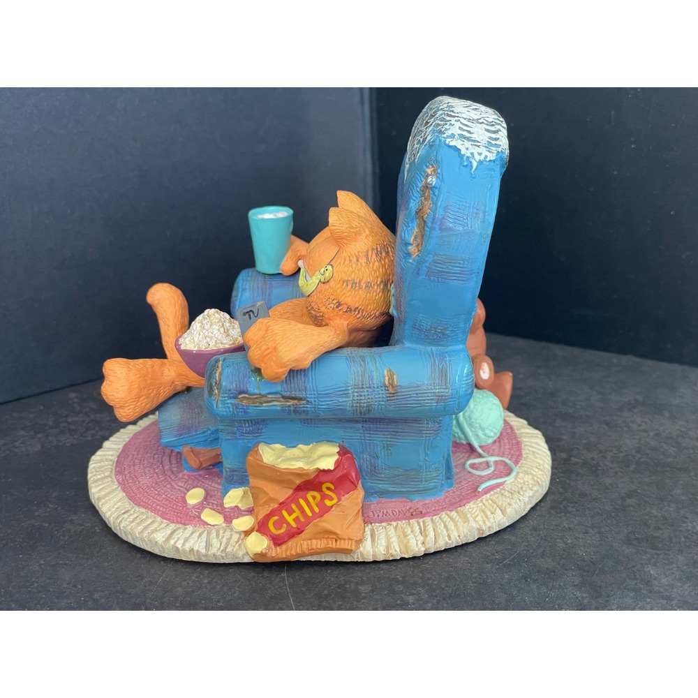 Vintage 1992 Garfield Sittin Pretty Figurine Danbury Mint Jim Davis Blue Chair - Picture 6 of 8